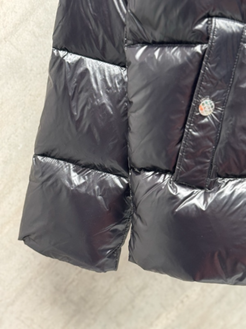109830 New striped glossy down jacket Top quliaty 1:1 clothing