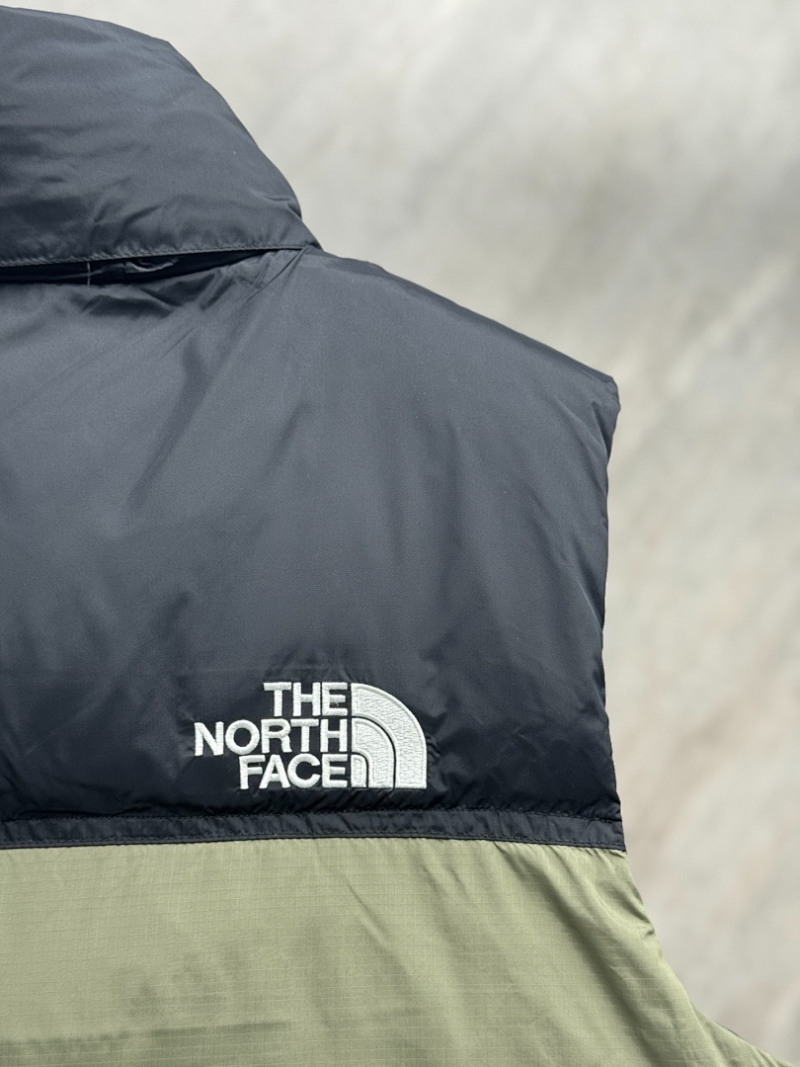 110429 Men's and women's classic high and full embroidered logo down vest clothes on the north side