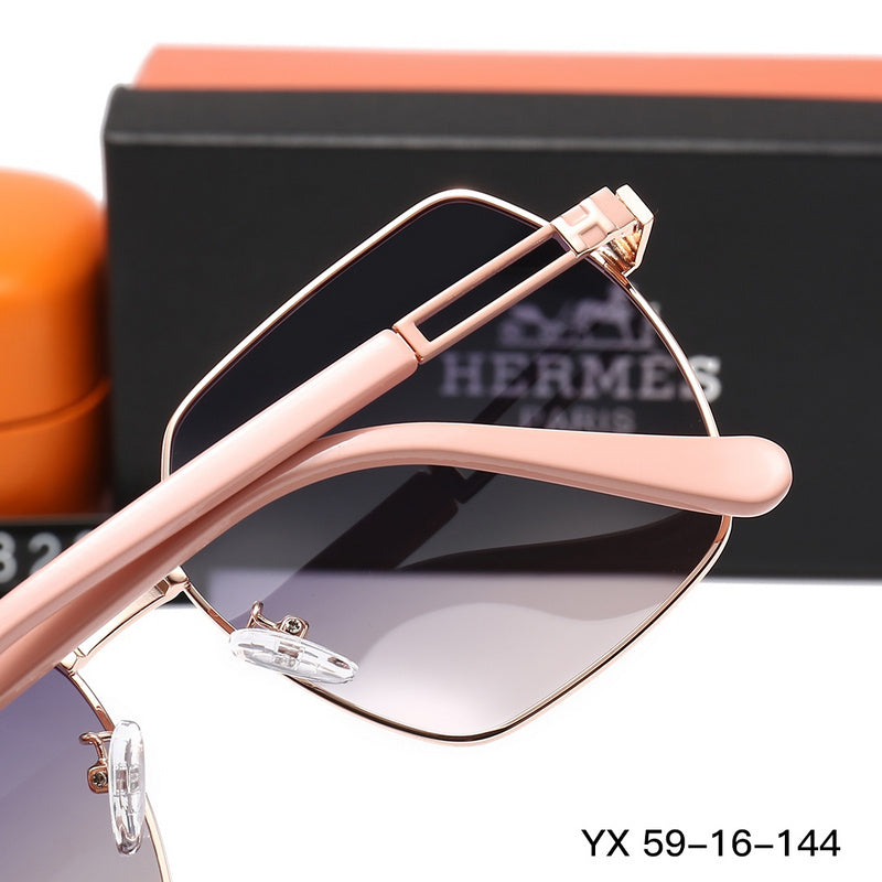 8239 Sunglasses with box