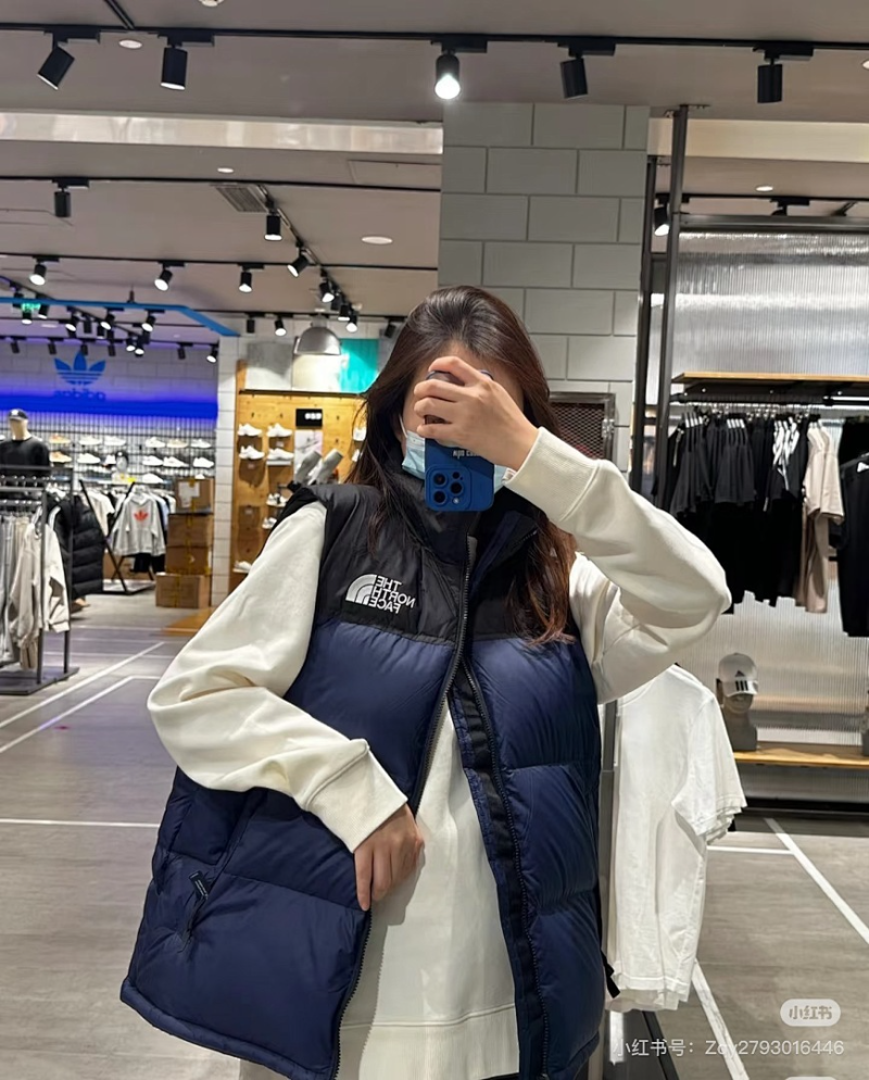 110429 Men's and women's classic high and full embroidered logo down vest clothes on the north side