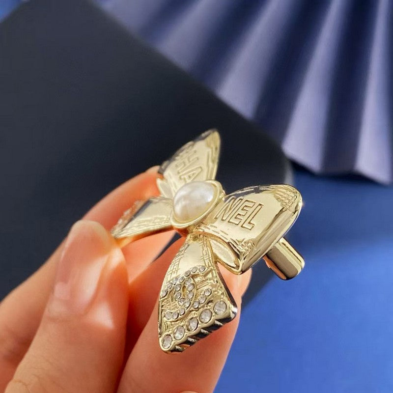 18K Chanel Bow Tie Gold Brooch