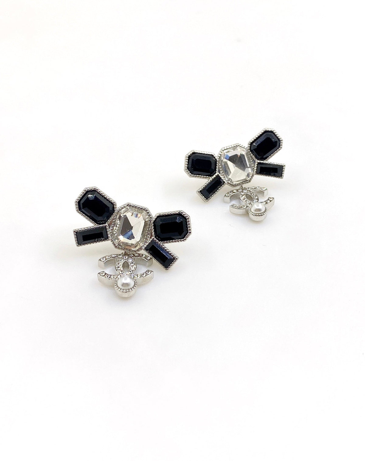 18K  Chanel Bow Tie Crystals Earrings